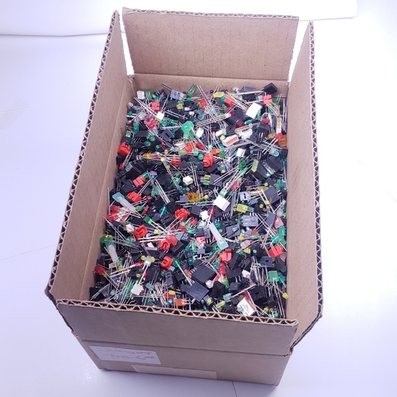 Assorted LED and Transistor Set - Picture 5 of 5